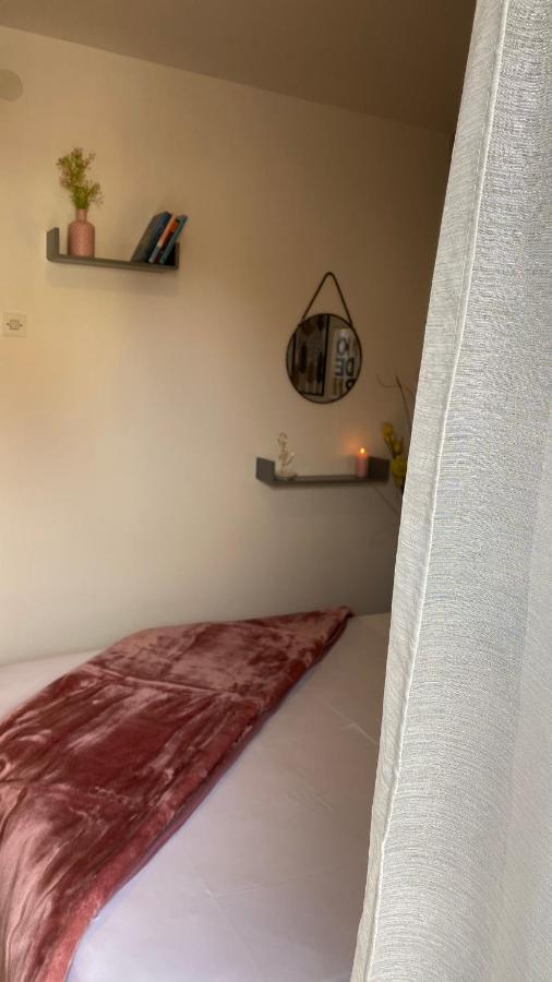 Guest House Tonica คิร์ก ภายนอก รูปภาพ