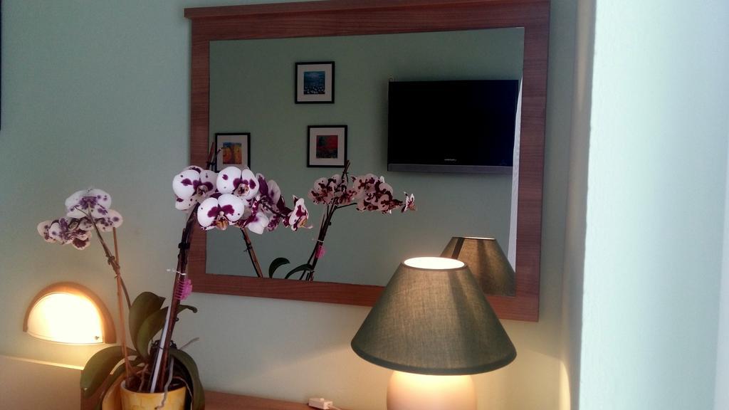 Guest House Tonica คิร์ก ภายนอก รูปภาพ